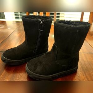 Cat & Jack Black 'Ugg style' Boots